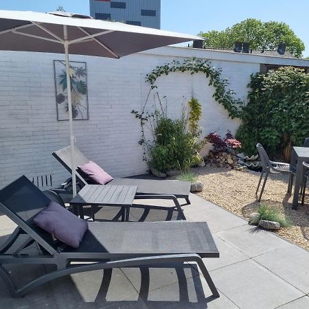 La Vie Est Belle Vlissingen Villa Exteriör bild