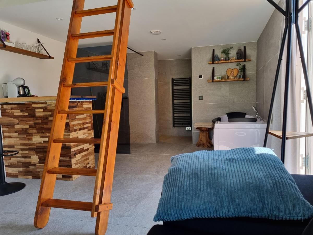 La Vie Est Belle Vlissingen Villa Exteriör bild