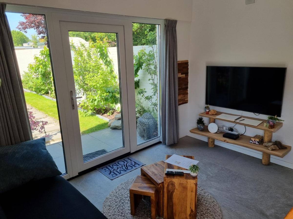 La Vie Est Belle Vlissingen Villa Exteriör bild